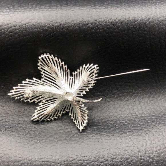 Vintage Sarah Coventry Leaf Brooch Feathery Textured Silver Tone Maximalist Pin0 - Picture 4 of 7